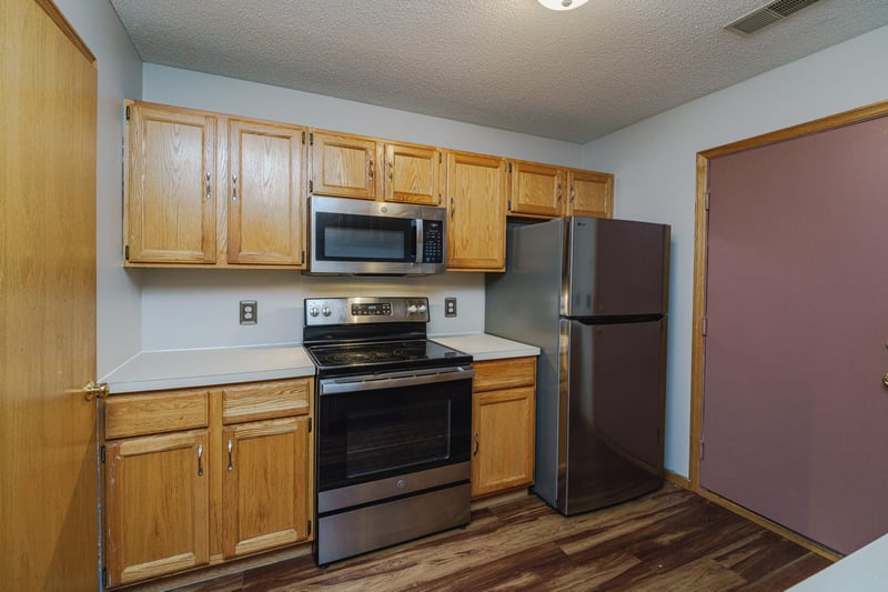 2005 Southcross Dr W #1003, Burnsville, MN 55306