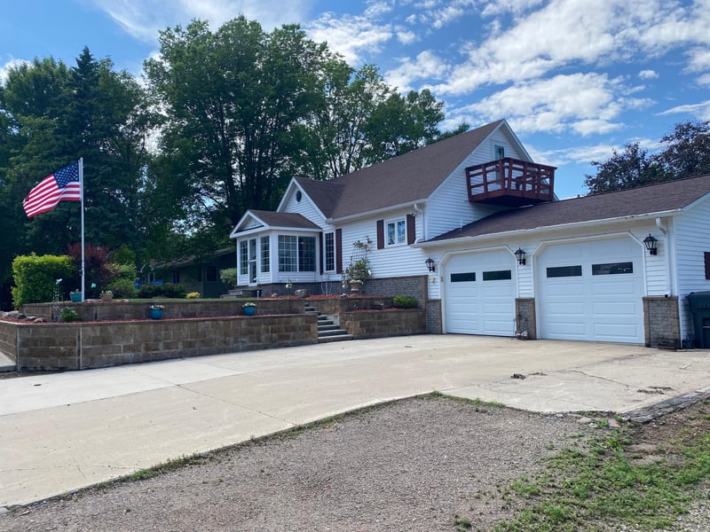 406 9th St N, Kerkhoven, MN 56252