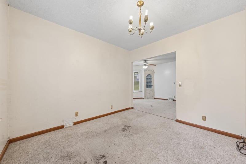 1087 Matilda St, Saint Paul, MN 55117