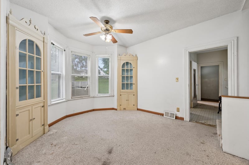 1087 Matilda St, Saint Paul, MN 55117