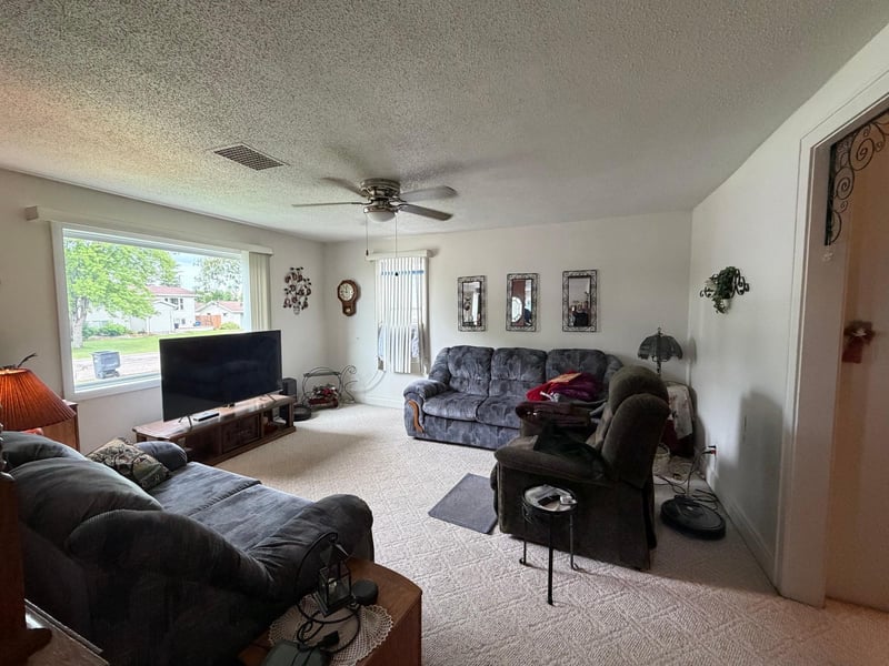 11 4th St N, Sabin, MN 56580