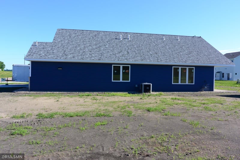 1506 Elsie Dr N, Glencoe, MN 55336