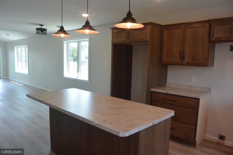 1506 Elsie Dr N, Glencoe, MN 55336