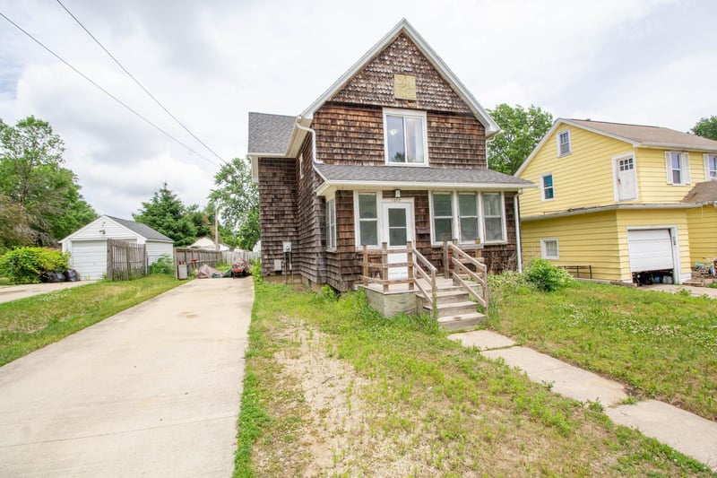 1402 9th Ave NW, Austin, MN 55912