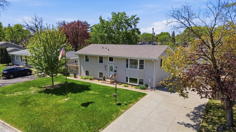 9306 Oakland Ave S, Bloomington, MN 55420