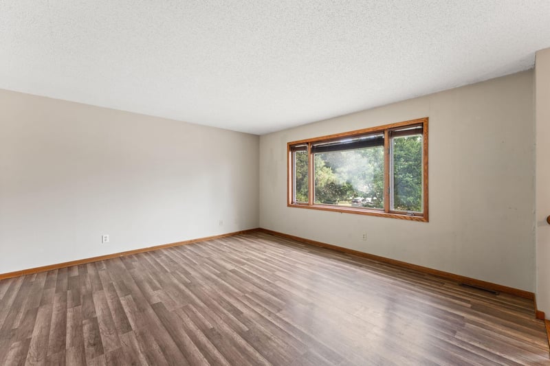 509 Mill St E, Cannon Falls, MN 55009