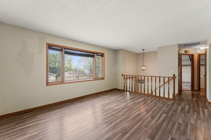 509 Mill St E, Cannon Falls, MN 55009