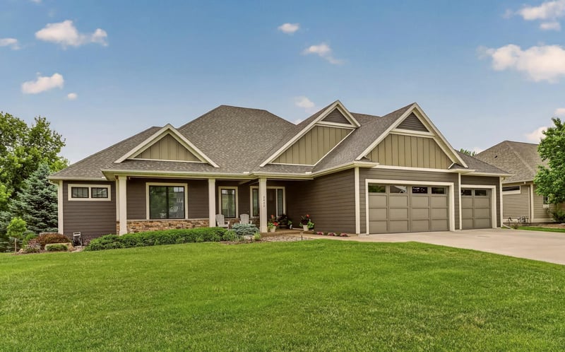 2022 Shannon Oaks Blvd NE, Rochester, MN 55906