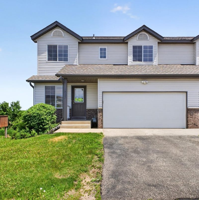 1023 Petra Ct SW, Pine Island, MN 55963