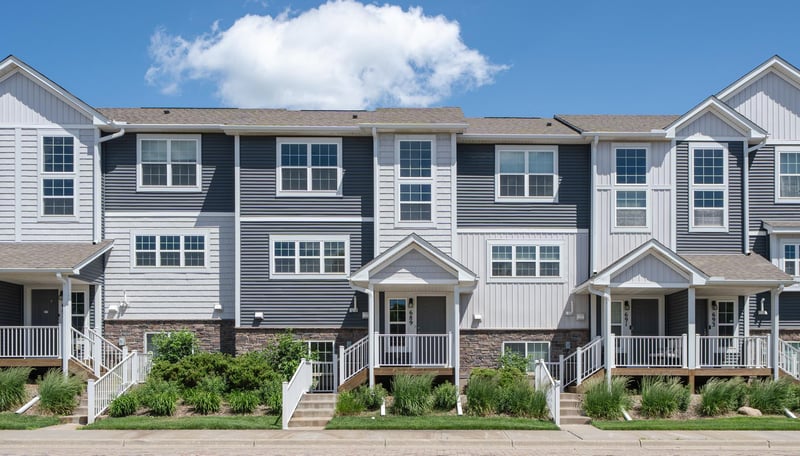 689 Village Dr, Lino Lakes, MN 55014