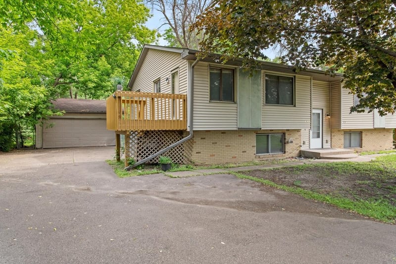 6264 15th St N, Oakdale, MN 55128