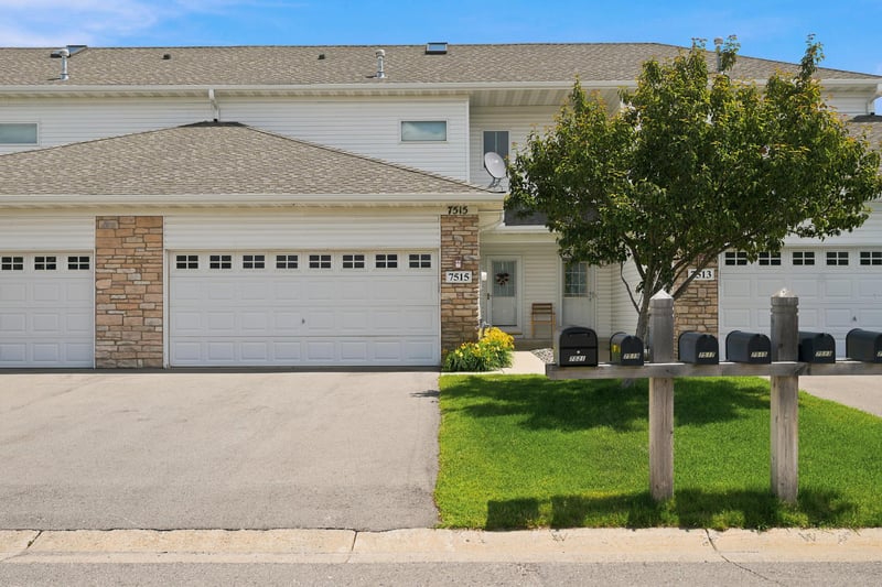 7515 5th Street N, Oakdale, MN 55128
