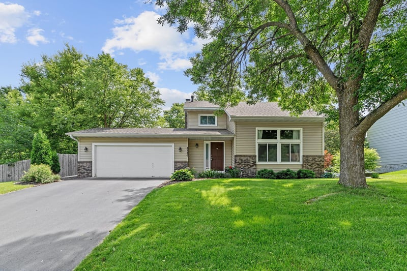 4770 Yorktown Ln N, Plymouth, MN 55442
