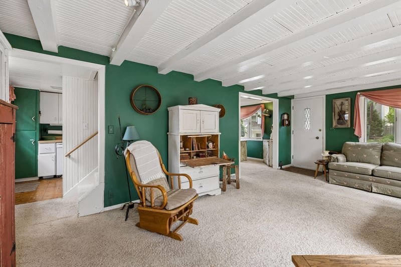 2830 Center Rd, Wayzata, MN 55391
