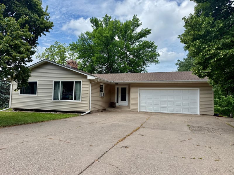 911 2nd Ave, Buffalo, MN 55313