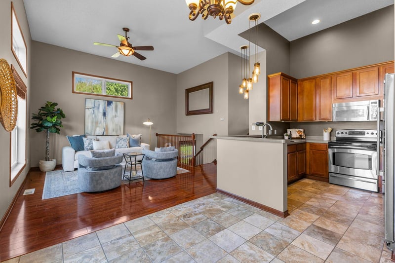 15485 Farnham Ave N, Hugo, MN 55038