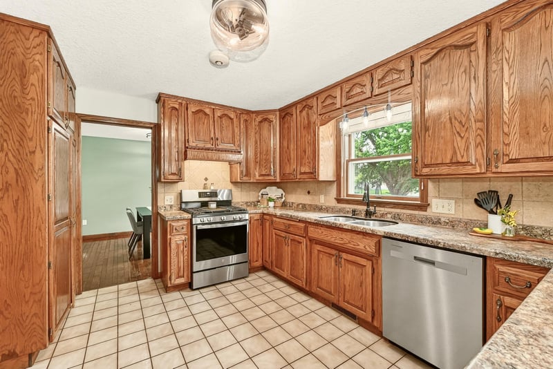 206 Highland Ct SE, Stewartville, MN 55976
