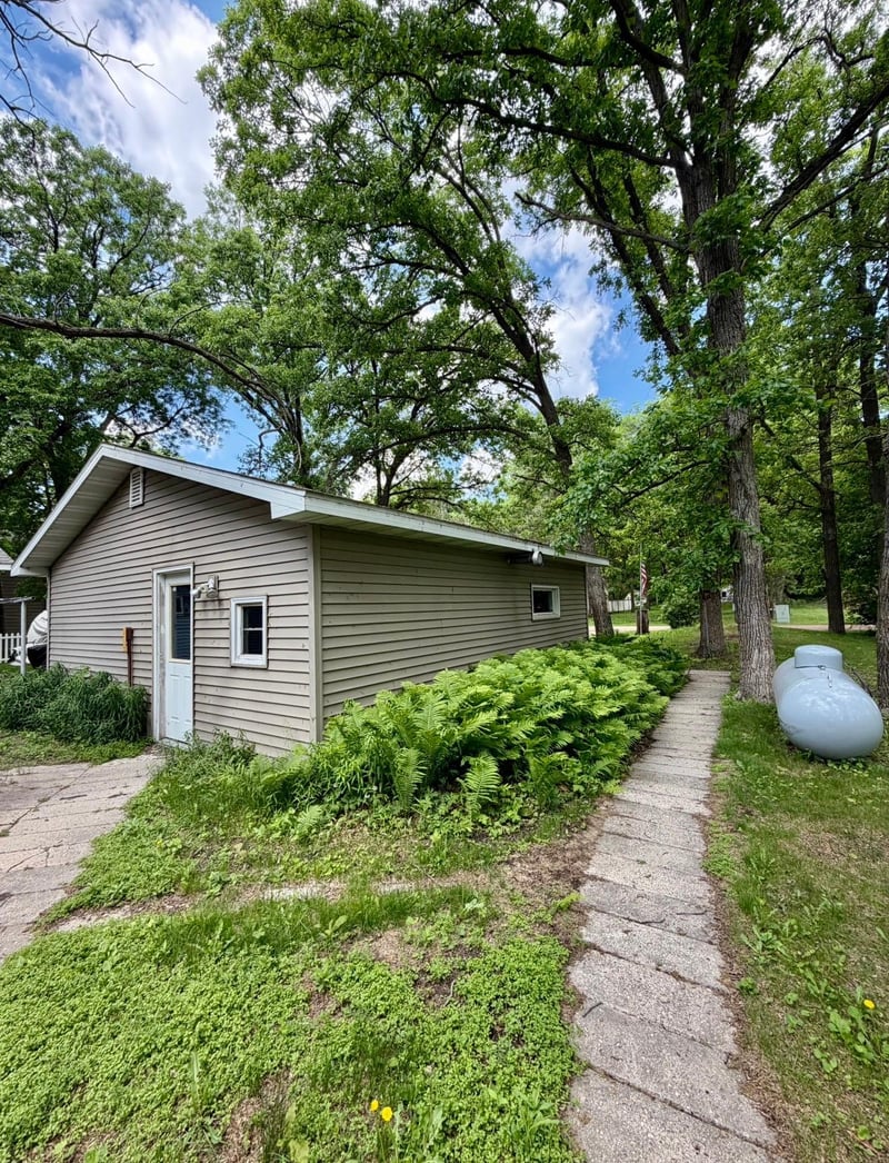 36678 Oak Point Dr, New York Mills, MN 56567
