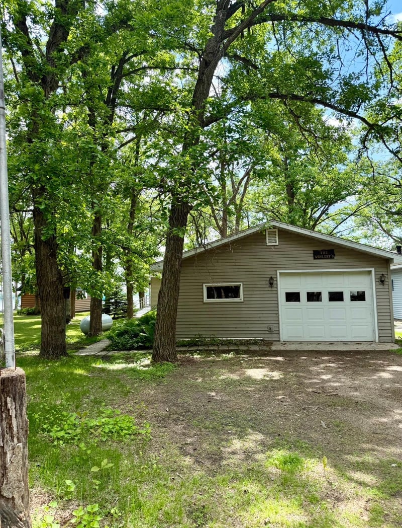 36678 Oak Point Dr, New York Mills, MN 56567