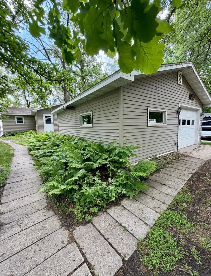 36678 Oak Point Dr, New York Mills, MN 56567