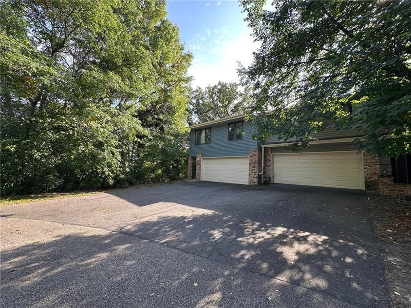 2341 14th Ter NW, New Brighton, MN 55112