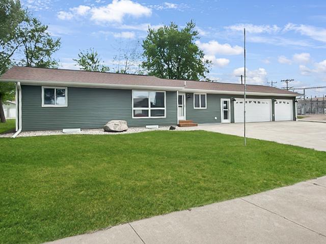 311 S Park St, Hendricks, MN 56136