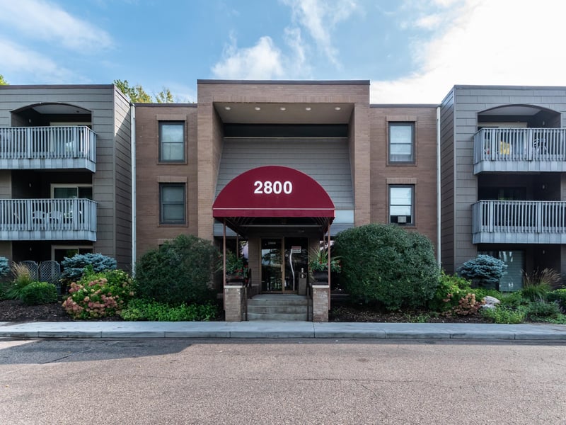 2800 Hamline Ave N #217, Roseville, MN 55113