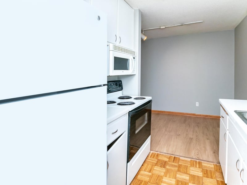 2800 Hamline Ave N #217, Roseville, MN 55113