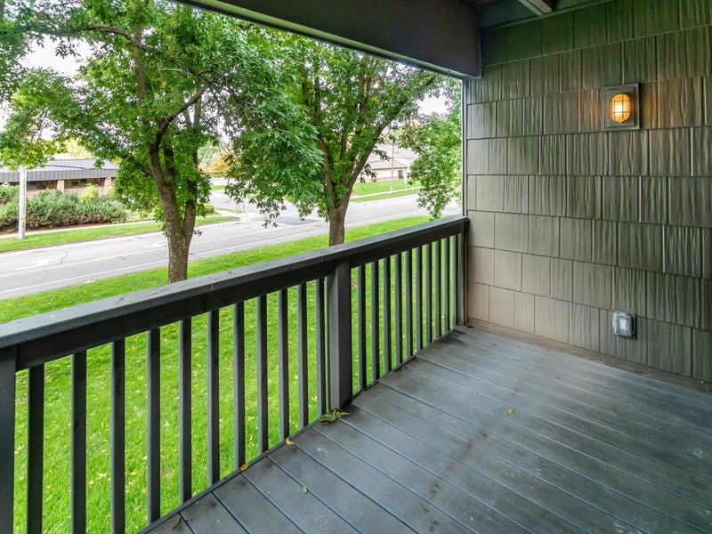2800 Hamline Ave N #217, Roseville, MN 55113