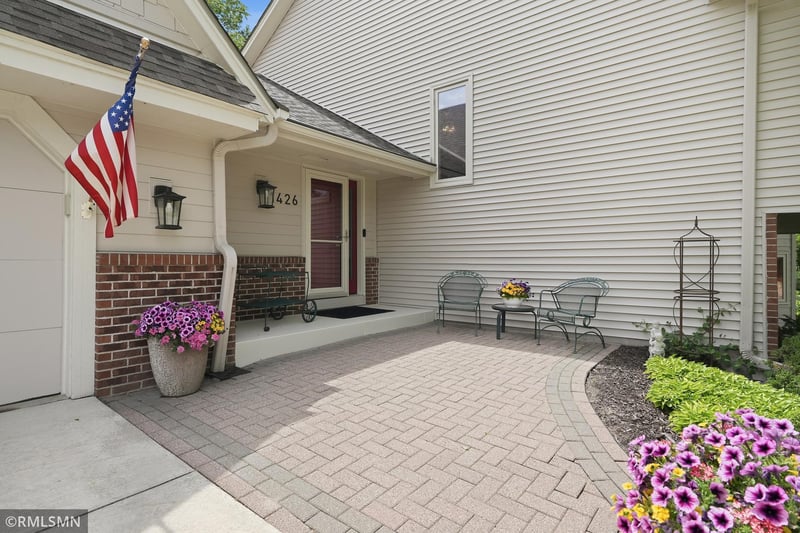 1426 Colleen Ave, Arden Hills, MN 55112