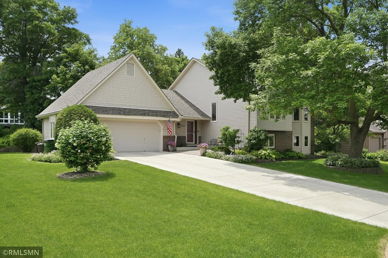 1426 Colleen Ave, Arden Hills, MN 55112
