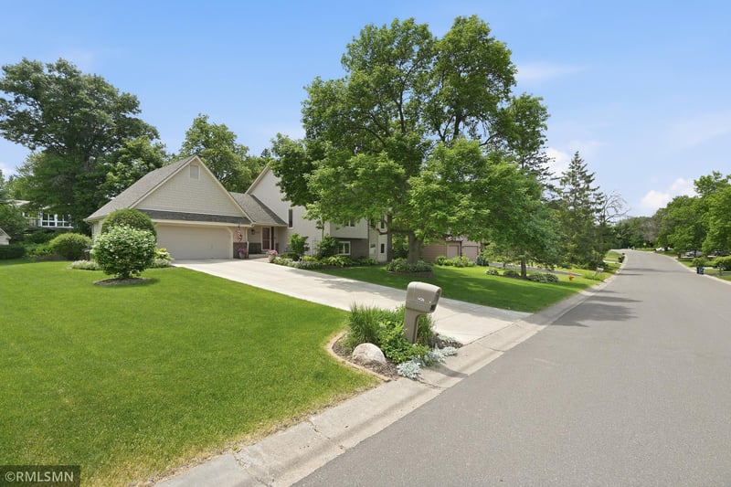 1426 Colleen Ave, Arden Hills, MN 55112