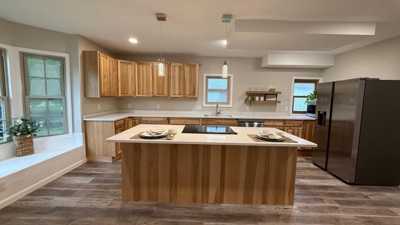 212 N Murphy St, Lake Crystal, MN 56055