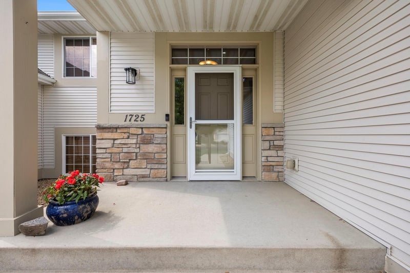 1725 14th Ct W, Hastings, MN 55033