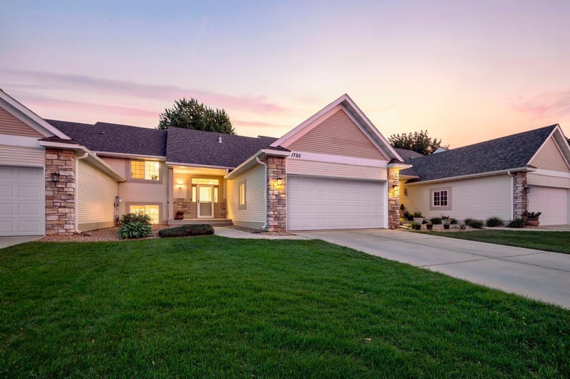 1725 14th Ct W, Hastings, MN 55033