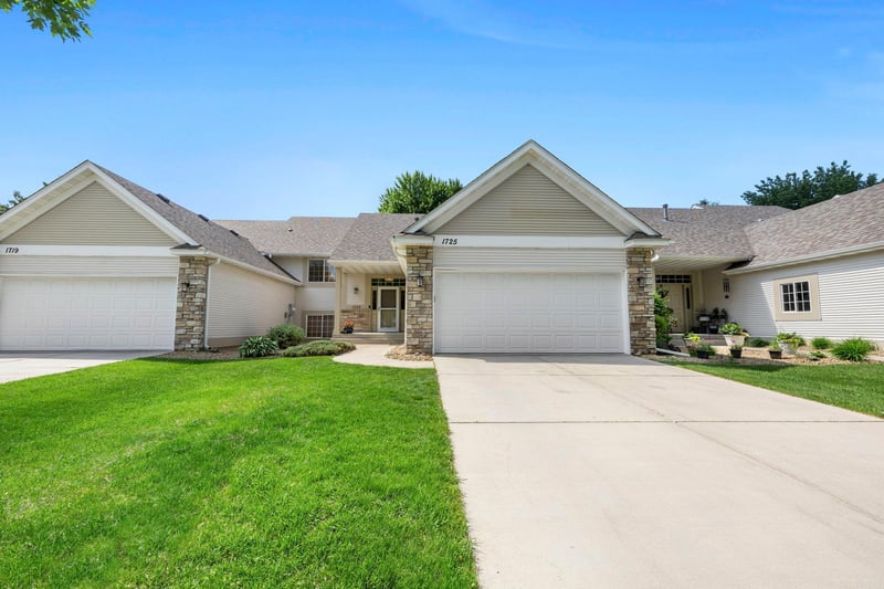 1725 14th Ct W, Hastings, MN 55033