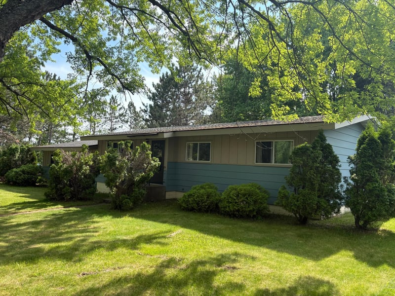 919 8th St, Cloquet, MN 55720