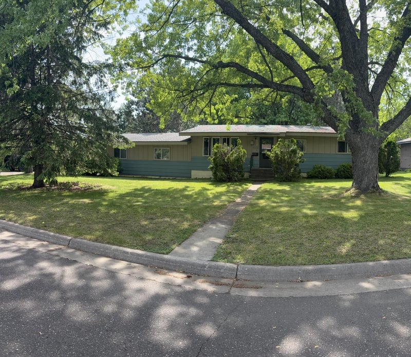 919 8th St, Cloquet, MN 55720