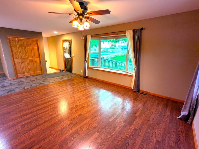 24082 Homer Valley Rd, Winona, MN 55987