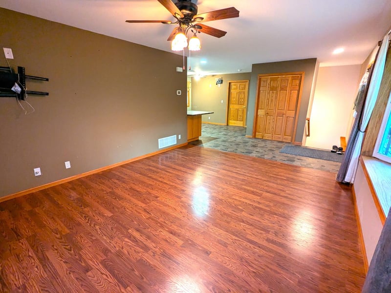 24082 Homer Valley Rd, Winona, MN 55987