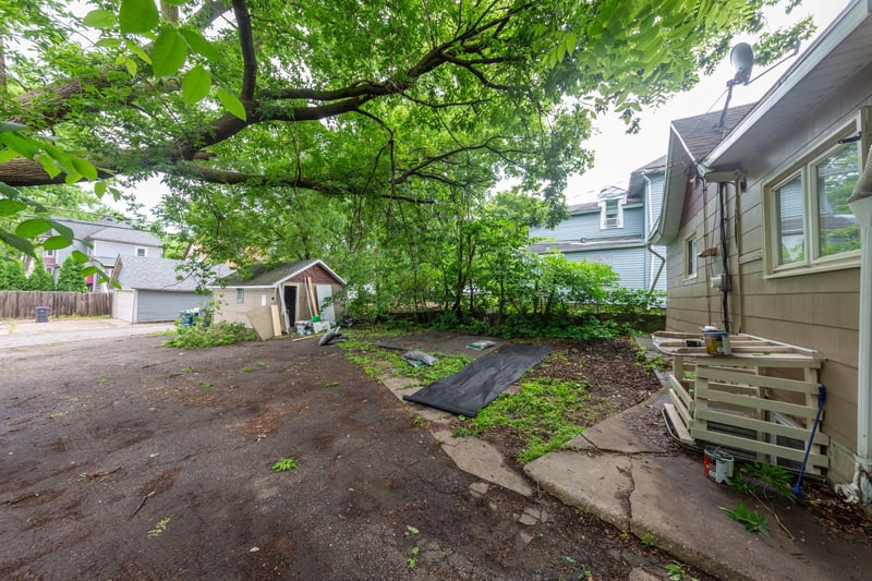 955 Wilson Ave, Saint Paul, MN 55106