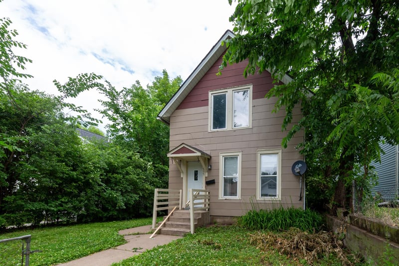 955 Wilson Ave, Saint Paul, MN 55106