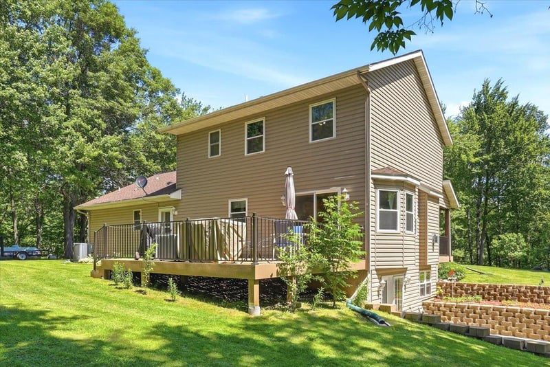 733 220th St, Osceola, WI 54020