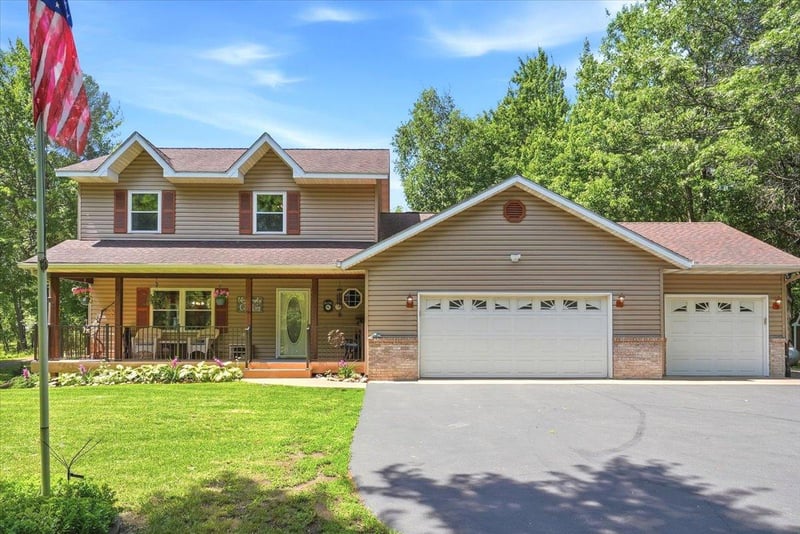 733 220th St, Osceola, WI 54020
