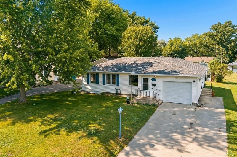 576 South St, Owatonna, MN 55060