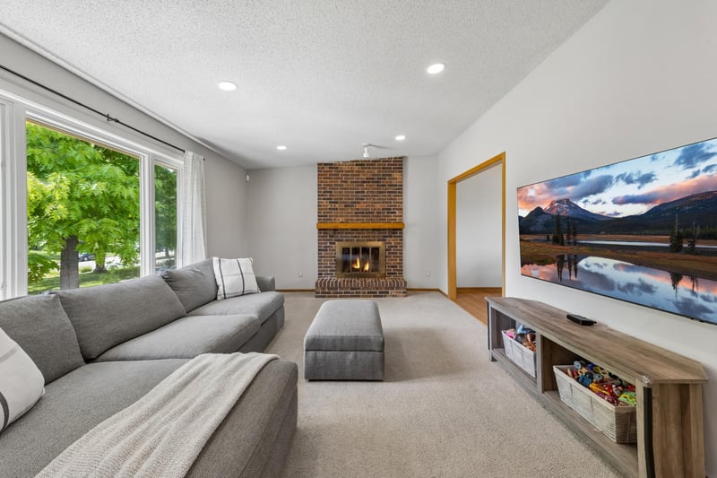 6015 Creek Ridge Ct, Minnetonka, MN 55345