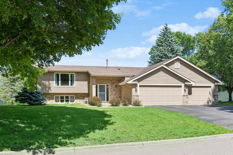6015 Creek Ridge Ct, Minnetonka, MN 55345