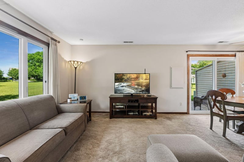 9558 Kingsview Ln N, Maple Grove, MN 55369