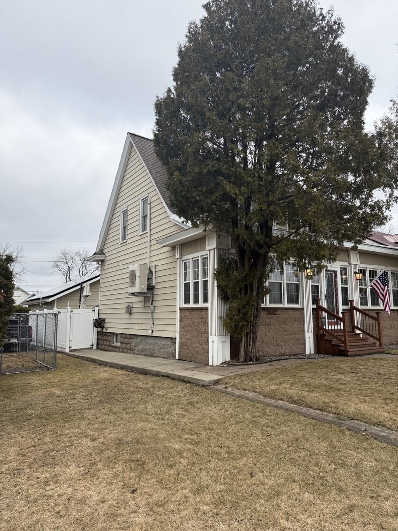 805 Harrison St, Eveleth, MN 55734