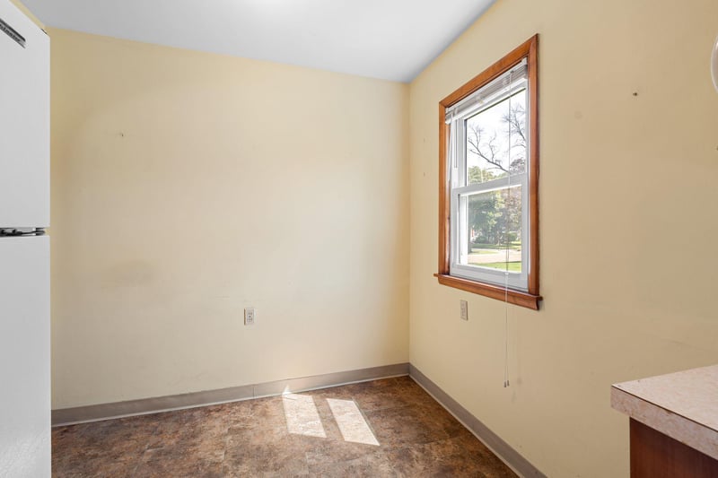 227 5th Ave NE, Faribault, MN 55021